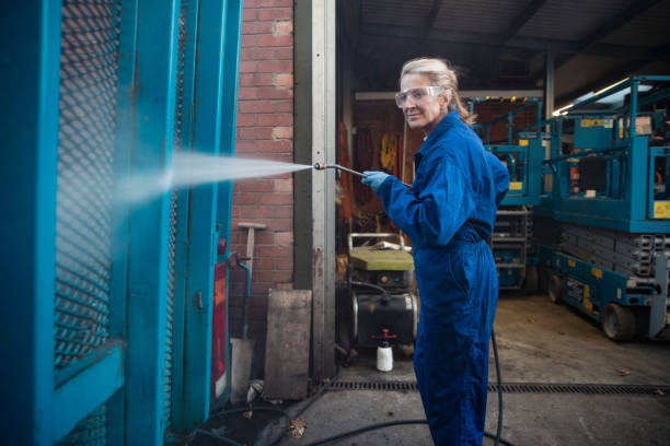 Best Local Pressure Washing Services  in Benton, IL